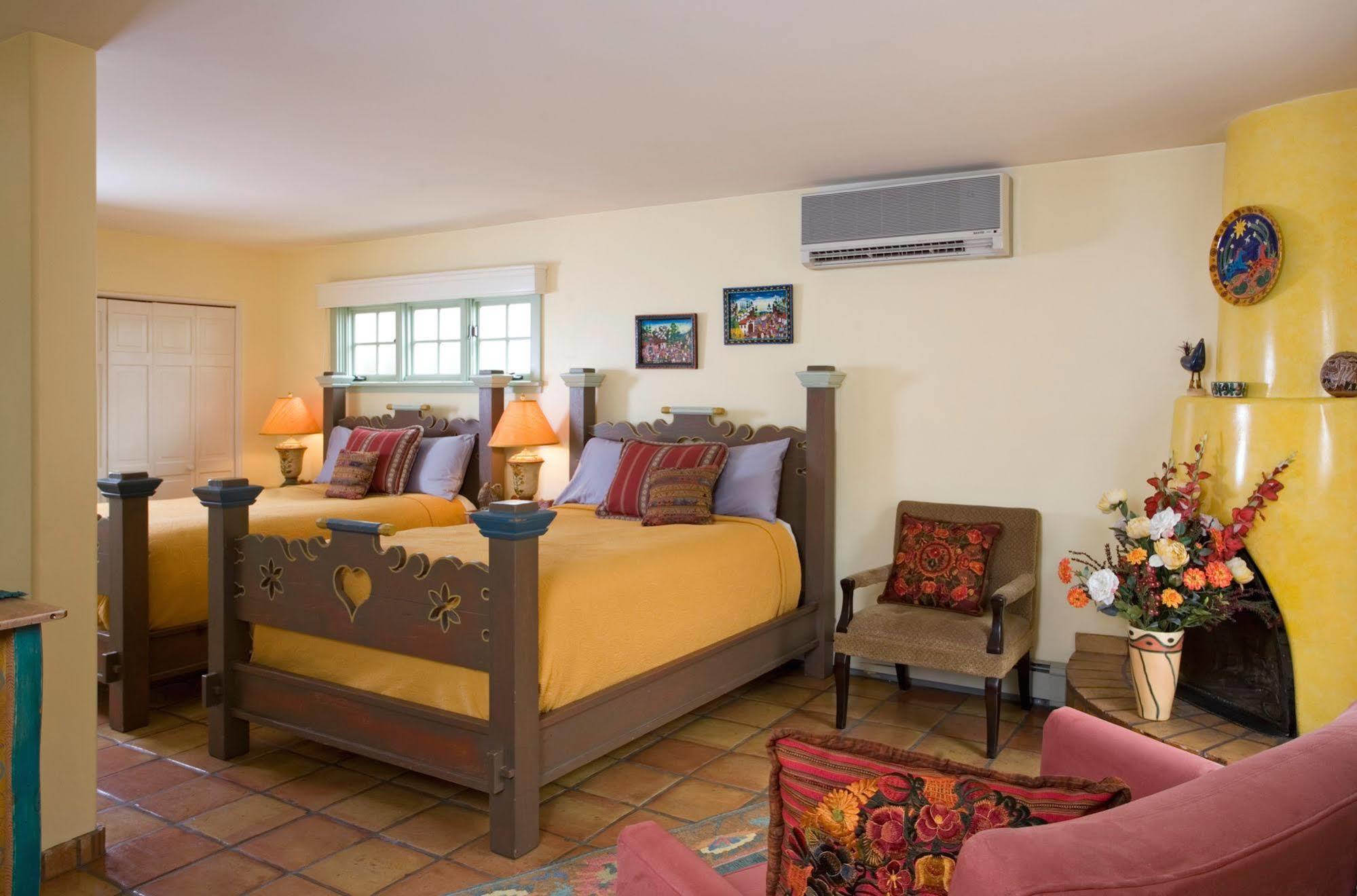 El Farolito B&B Inn Santa Fe Bagian luar foto
